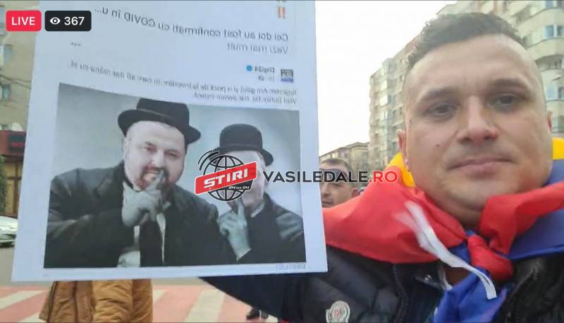 Proteste în România împotriva restricţiilor. Baia Mare – distanțați, cu mască pe figură la Prefectură. Pe stradă au renunțat la ele. Măştile, incinerate la Sibiu. La Botoşani, protestatarii au aprins fumigene (Actualizare)