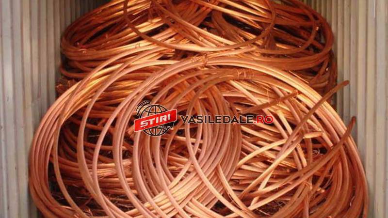 HOŢI GHINIONIŞTI: Prinși de polițiștii şomcuteni în timp ce transportau cupru