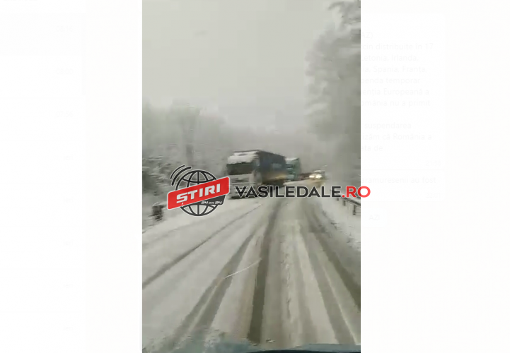 GALERIE FOTO / S-A ÎNTORS IARNA ÎN MARAMUREŞ: Traficul este blocat pe DN 19. ACTUALIZARE – TIR-uri blocate şi pe DN 18