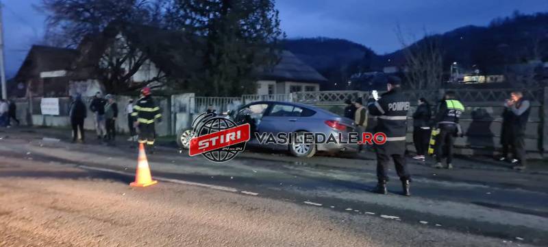 Galerie foto – ACCIDENT GRAV: Două autoturisme s-au ciocnit la Vișeu de Sus pe DN18 (actualizare 2)