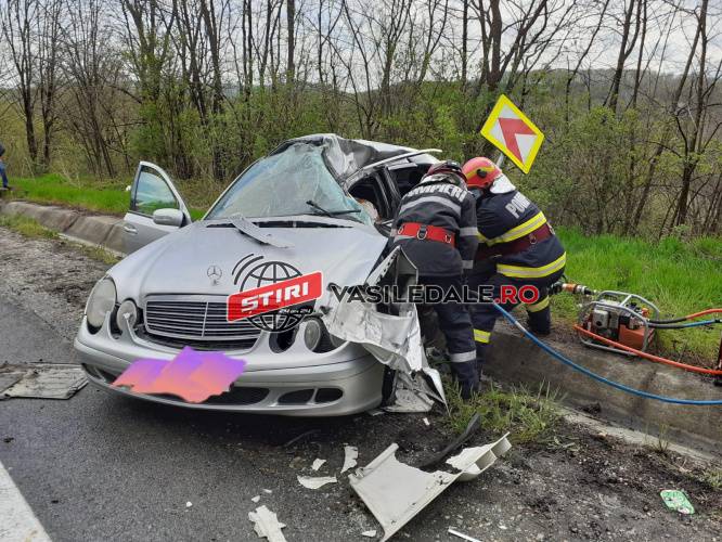 FOTO ȘOCANT – TRAGEDIE: Un maramureșean și-a pierdut viața la ieșirea din Răstoci pe DN1C (actualizare)