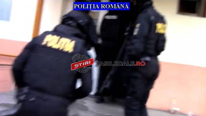 VIDEO: CONTRABANDĂ CU TUTUN PE FACEBOOK: Percheziții în 15 județe, inclusiv în Maramureș