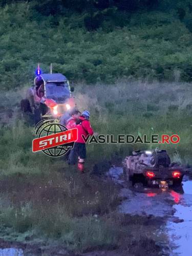 INTERVENŢIE: SALVAMONTIȘTII SĂTMĂRENI AU SALVAT 4 MARAMUREȘENI RĂTĂCIȚI CU ATV-URILE LA MARGINEA BIXADULUI