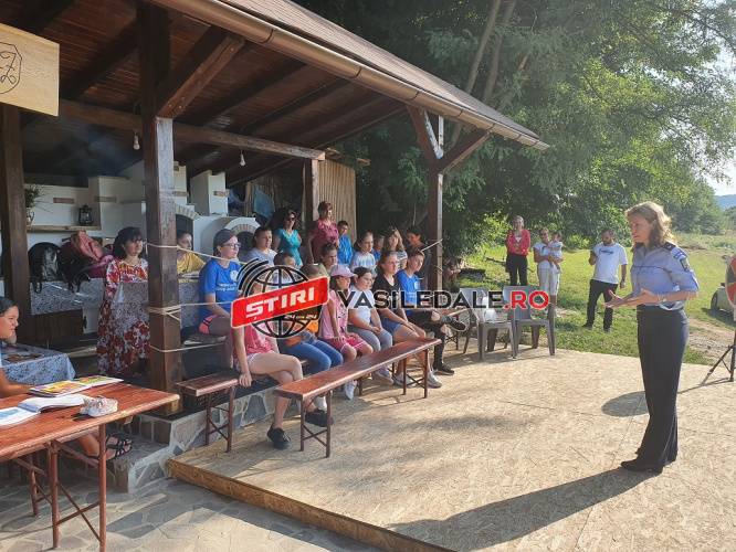 FOTO – Polițiștii au răspuns prezent în tabăra de vară de la GROȘI