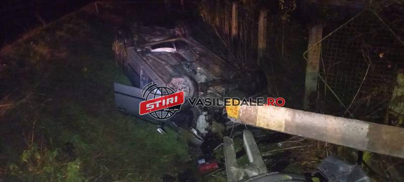 FOTO / ACTUALIZARE: Maşină răsturnată în şanţ la Cătălina. Accidente rutiere şi la Moisei şi la Mogoşeşti – trei victime. Maşină răsturnată şi pe Dealul Hera