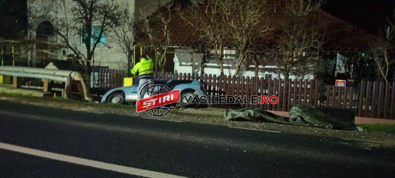 FOTO: Un şofer a ajuns cu maşina în şanţ pe Dealul Groşului