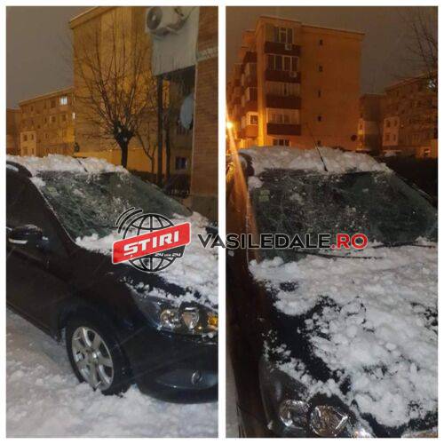 EXCLUSIV VIDEO: BAIA MARE – Autoturism parcat distrus după ce zăpada de pe acoperișul unui bloc a căzut