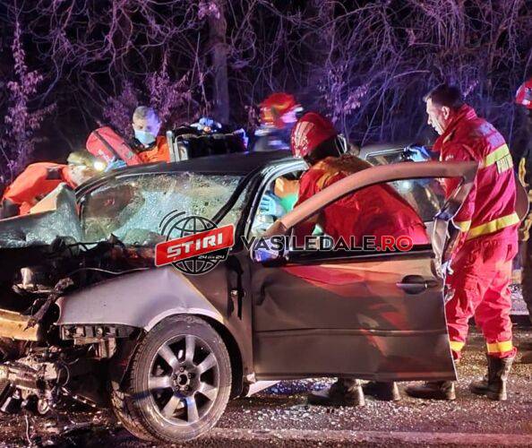 EXCLUSIV VIDEO / TRAGEDIE LA STEJARUL: Un bărbat din Buciumi a intrat cu autoturismul sub un autobuz. A decedat pe loc. Doi copilași au rămas orfani (actualizare 3)