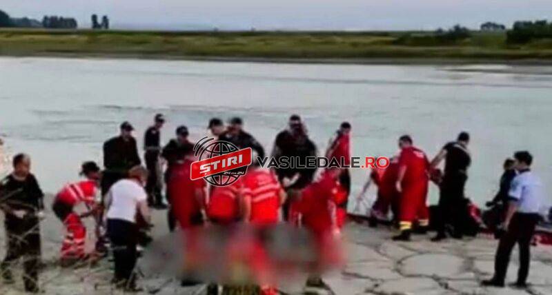 FOTO: I-A UCIS – Un tată și-a aruncat copiii de 4 luni și 5 ani într-un râu. Al treilea copil a scăpat fugind la bunici