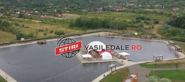 Cea mai mare piscină naturală din estul Europei se găseşte în Maramureş. Are 18.000 mp şi este amenajată la Cicârlău