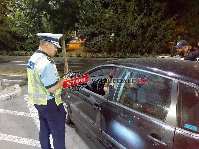 Patru infracțiuni rutiere constatate de polițiști în urma verificării unui autoturism