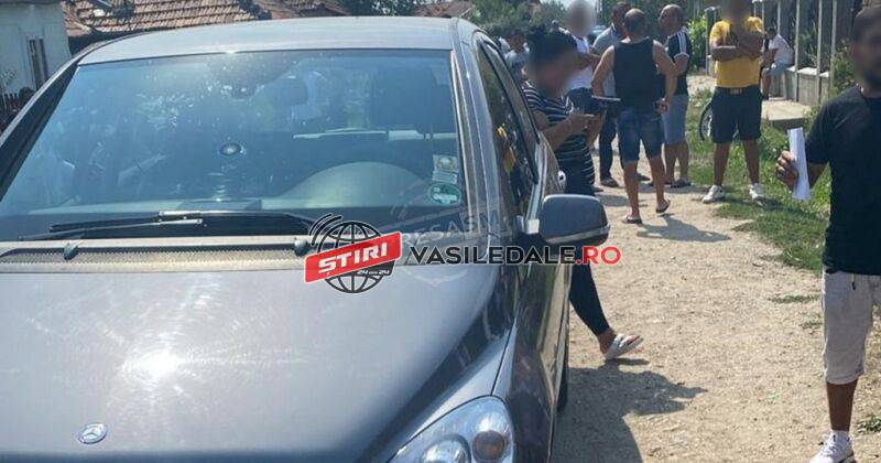 TRAGEDIE ÎN JUDEŢUL VECIN: Un copilaș de doar un an a decedat după ce a fost călcat de o mașină