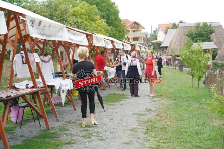 FOTO: Pâine de casă ca în Maramureș la Târgul “Bun de Maramureș”