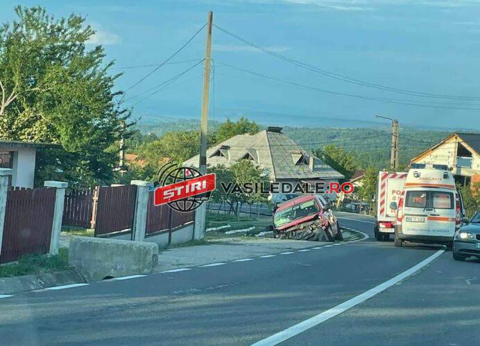 FOTO: Accident rutier în Baia Sprie, două victime, una încarcerată – ACTUALIZARE