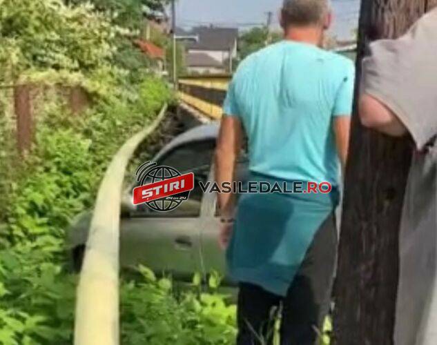 FOTO: O maşină s-a izbit de o conductă de gaz la Tăuţii Măgherăuş, un alt autoturism a luat foc la Tulghieş
