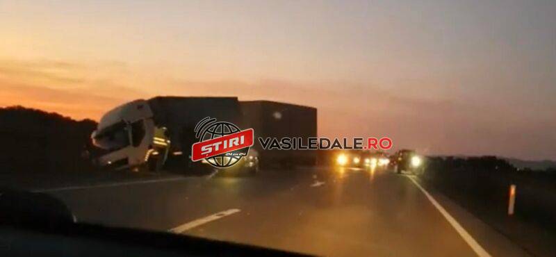 VIDEO: Un camion a ajuns în șanț pe DN1C între Satulung și Șomcuta Mare VIDEO: Un camion a ajuns în șanț pe DN1C între Satulung și Șomcuta Mare