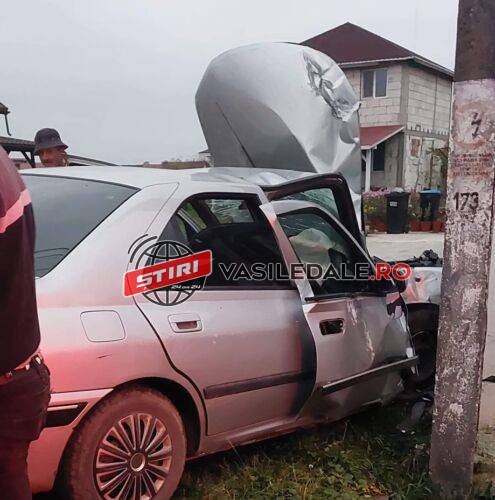 GALERIE FOTO: Impact la Lăpuşel, viteză excesivă GALERIE FOTO: Impact la Lăpuşel, viteză excesivă