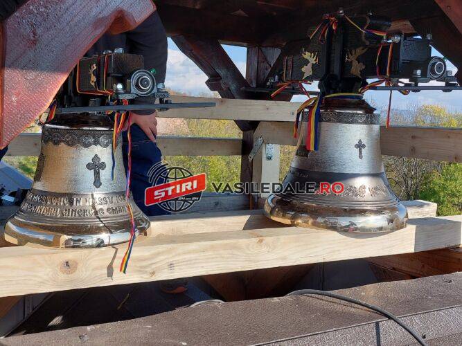 Clopote noi sună la capela Parohiei ortodoxe Mesteacăn