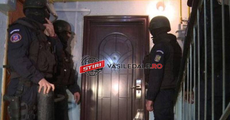 4 percheziții la doi patroni din Vișeu de Sus. Reținuți pentru 24 de ore apoi puși în libertate sub control judiciar pentru 60 de zile. Patru autovehicule recuperate