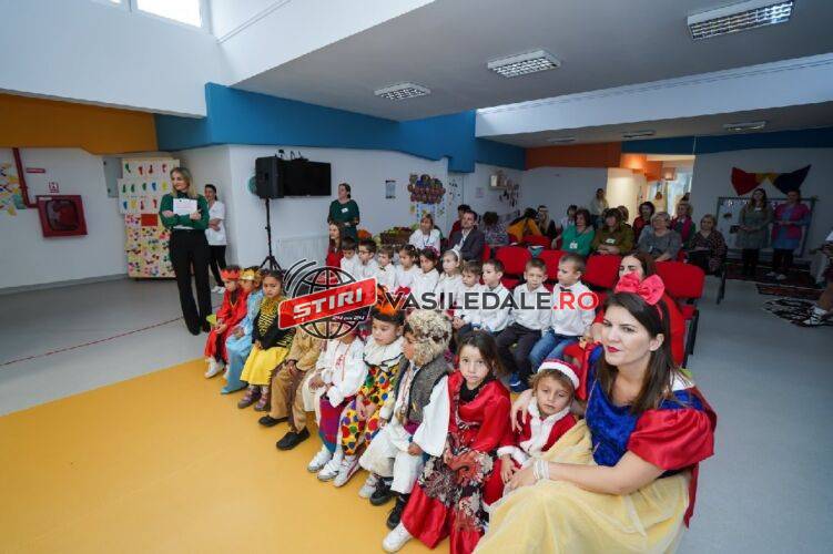 GALERIE FOTO: 1.000 de perechi de șosete şi fructe şi legume pentru copiii a două grădiniţe din Baia Mare, în cadrul proiectului Suntem diferiți, dar egali!