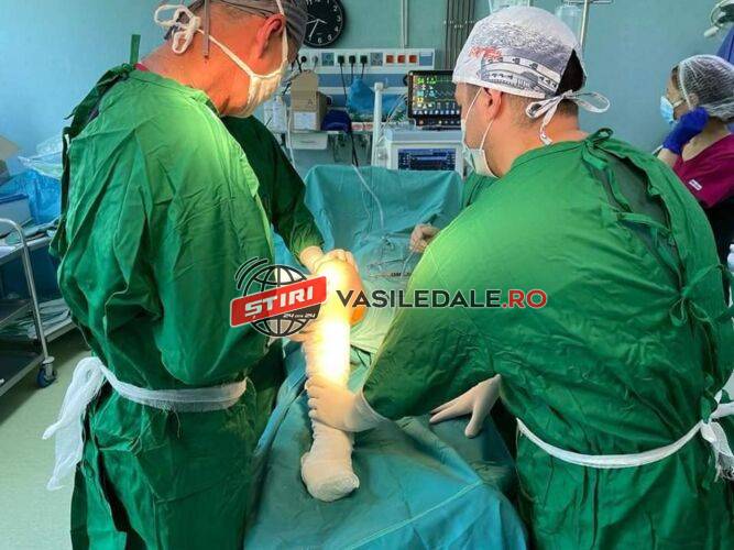 Intervenție chirurgicală în premieră la secţia Ortopedie-Traumatologie din cadrul Spitalului Judeţean de Urgenţă Baia Mare