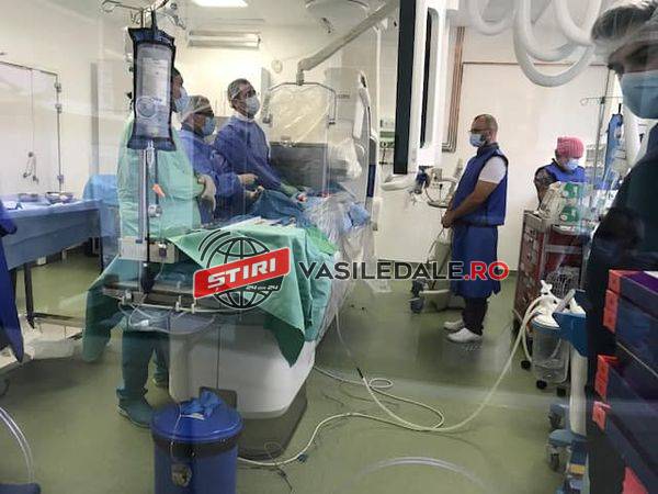 SPITALUL JUDEŢEAN DE URGENŢĂ: Cinci cazuri de patologie aortică abdominală complexă, cu risc vital, rezolvate endovascular cu succes