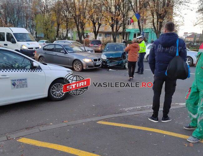FOTO: Accident pe bd Decebal în zona Meda. Pieton accidentat lângă sediul Pompierilor