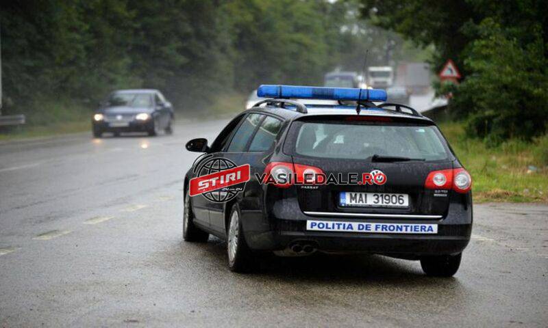 Autoturism radiat din circulație, oprit de poliţiştii de frontieră la Crăciunești
