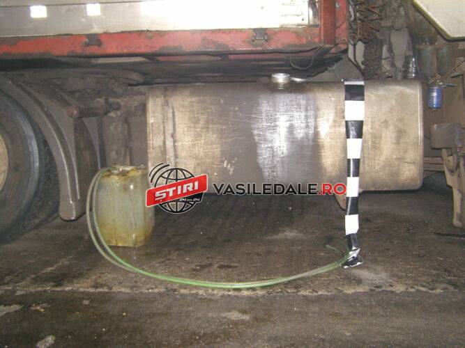 3 tineri au furat 400 litri de motorină. Au fost identificați de polițiștii Postului de Poliție Strâmtura