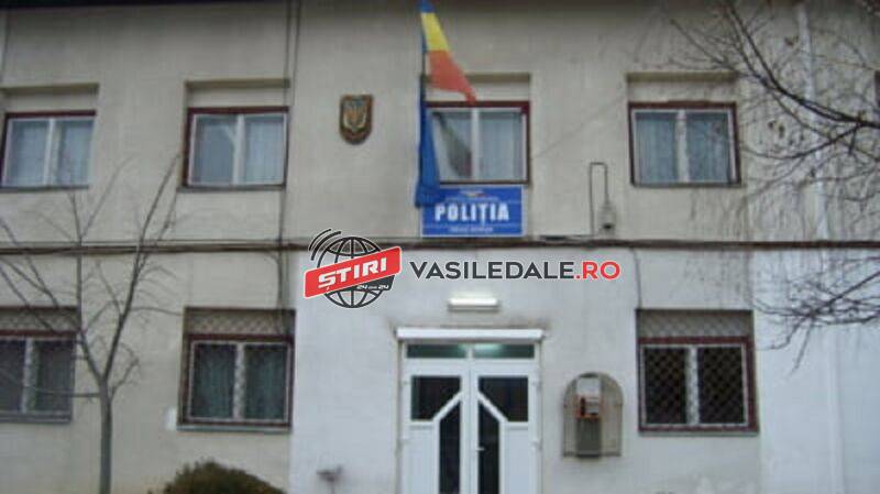 EXCLUSIV: Poliţist din Borşa, acuzat că ar fi bătut un elev în incinta liceului – ACTUALIZARE (VIDEO) EXCLUSIV: Poliţist din Borşa, acuzat că ar fi bătut un elev în incinta liceului – ACTUALIZARE (VIDEO)