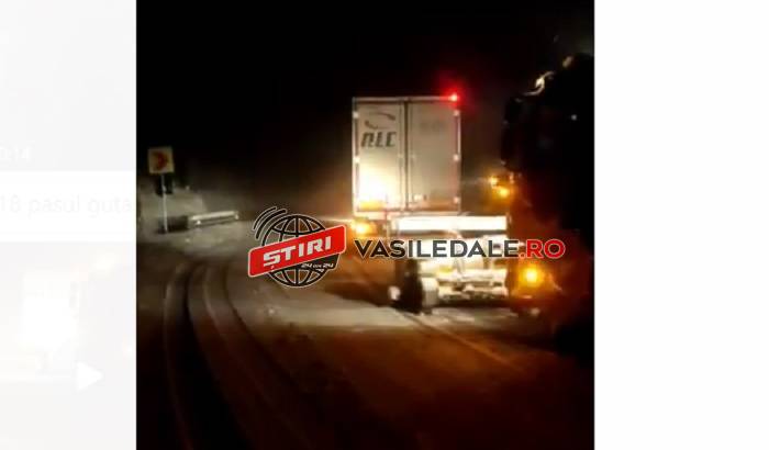 VIDEO / DN18: Blocaj în Pasul Gutâi din cauza unu TIR neechipat