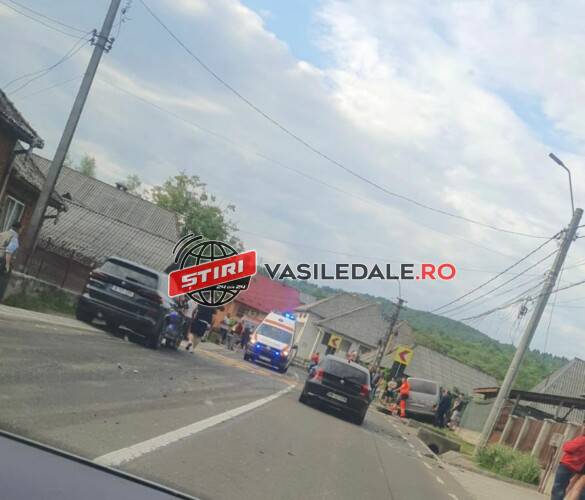 ULTIMA ORĂ/ FOTO: Carambol la Rona de Jos. 6 persoane au fost rănite – actualizare