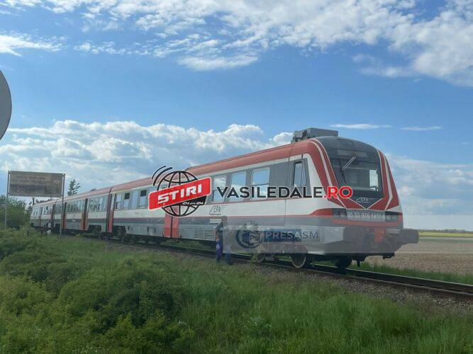 VIDEO: Trenul Satu Mare – Baia Mare s-a defectat, dar după reparaţie a lăsat călătorii în câmp VIDEO: Trenul Satu Mare – Baia Mare s-a defectat, dar după reparaţie a lăsat călătorii în câmp