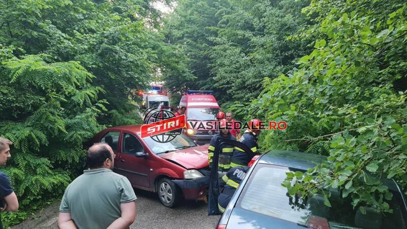 EXCLUSIV VIDEO / FOTO – SATU NOU DE SUS: Patru victime, printre care doi copii, după coliziunea dintre două autoturisme (ACTUALIZARE)