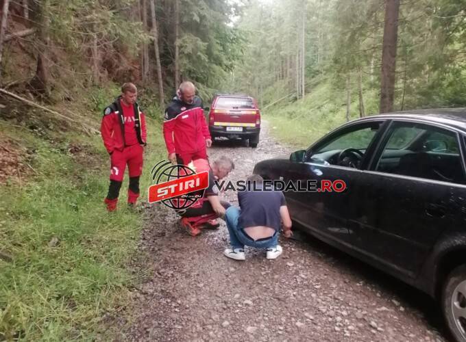 INTERVENŢIE SALVAMONT: Două persoane rătăcite în zona Moisei, recuperate de salvamontişti. Femeia e însărcinată