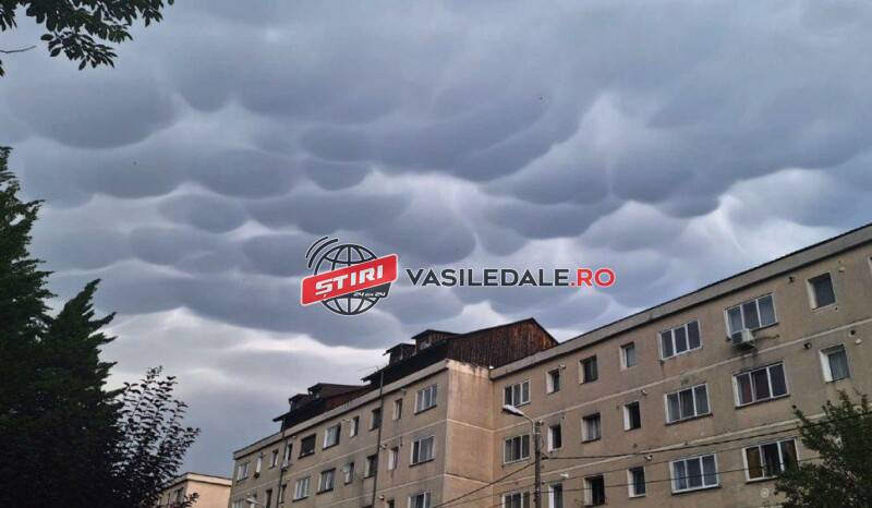 „NORI MAMARI”: Fenomen meteo spectaculos surprins în Baia Mare