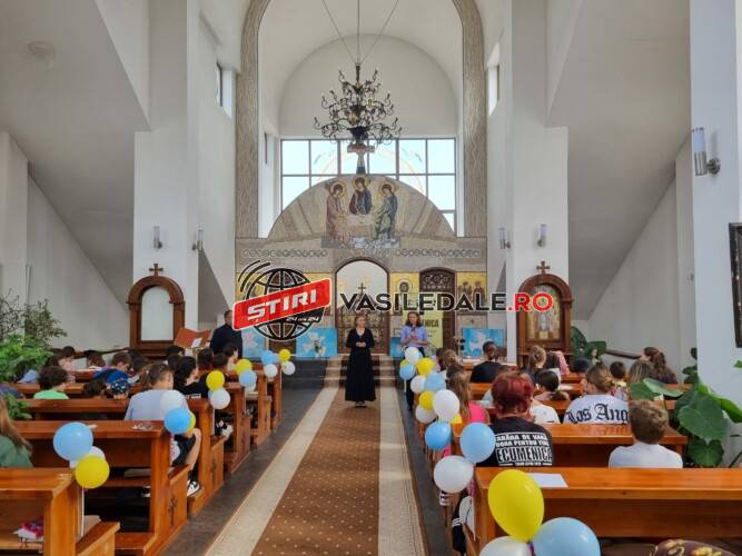 FOTO: Poliţiştii în dialog cu copiii aflaţi în tabăra Ecumenica de la Târgu Lăpuş