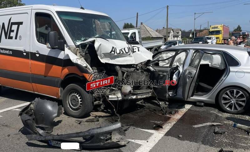 FOTO: Grav accident pe DN 19 Satu Mare – Sighetu Marmației, trei autovehicule implicate