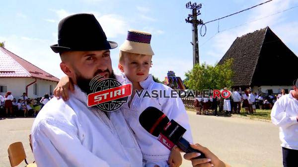 DIASPORA s-a reunit la BÂRSANA: După 20 de ani petrecuţi în Franţa: „Trebuie să alegi: să rămâi într-o ţară străină sau să te întorci în ţară, la pământul tău”