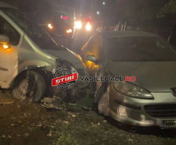 FOTO: Impact între două autoturisme la Bocicoiel, o persoană rănită – ACTUALIZARE