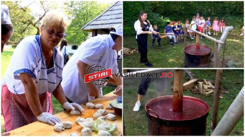 Rețete ca pe vremea bunicilor. Cum se face silvoiţa, preparatul tradițional fără zahăr sau conservanți care rezistă și câţiva ani în cămară