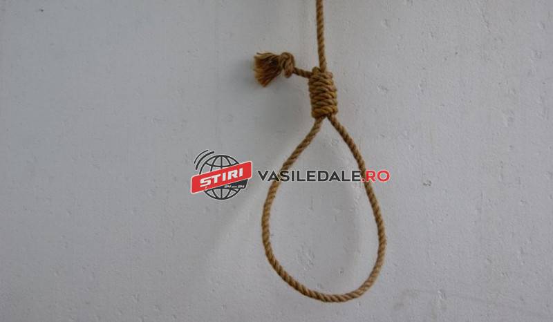 POSIBILĂ SINUCIDERE: O femeie a fost găsită spânzurată în podul unui bloc din Sighetu Marmaţiei