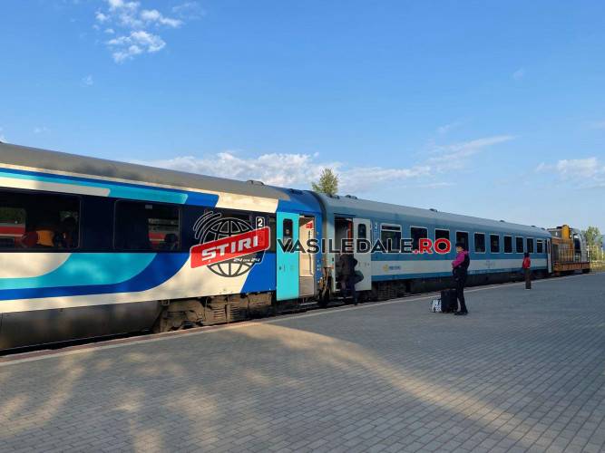 PENTRU 2 LUNI: CFR închide linia ferată spre Baia Mare pentru o cârpeală “made in Romania”. Călătorii transbordaţi cu autobuze – vezi detaliile