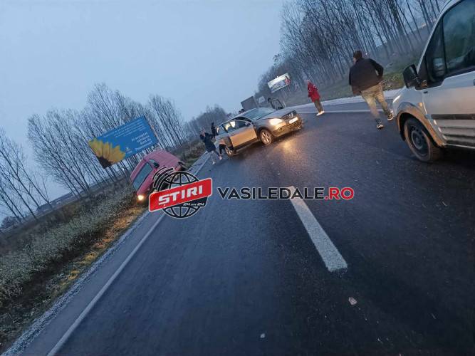 FOTO: Accident violent pe DN1C la ieșirea din Recea. Carosabil alunecos