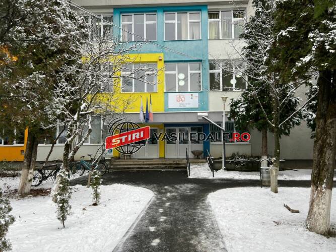 EXCLUSIV VIDEO: Scandal uriaş la Liceul de Arte din Baia Mare – Un profesor, vizat într- un dosar de agresiune sexuală a unei minore de 15 ani