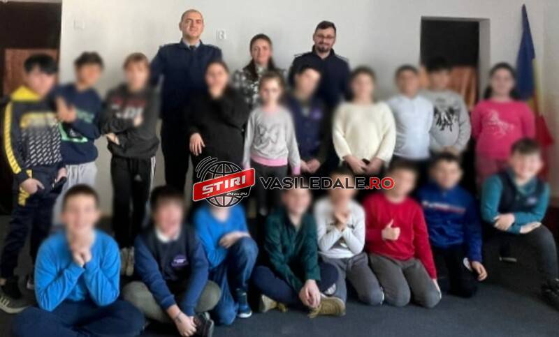 Jandarmii maramureşeni continuă activitățile preventiv-educative în școli