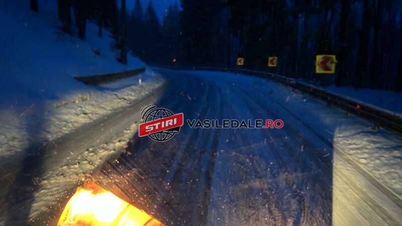VIDEO: Ninsoarea abundentă a scos drumarii pe şosele. Dar şi schiorii…