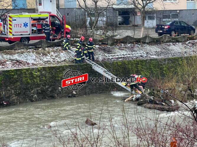 TRAGEDIE: Bărbatul din Baia Mare salvat din apele reci ale râului Sasar a murit la Spitalul Municipal Sighet