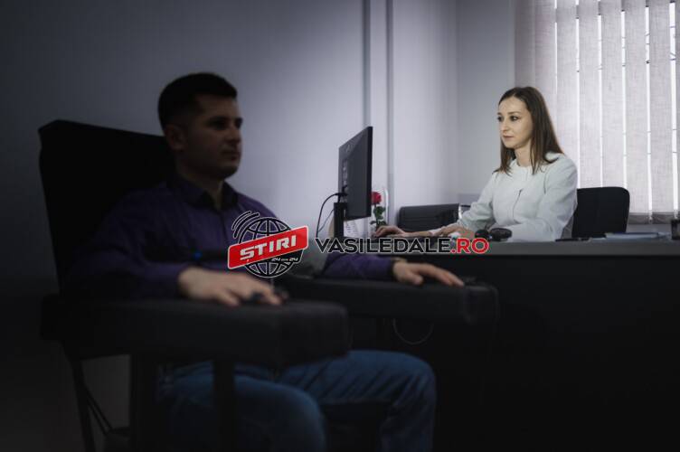 FEMEIA ÎN UNIFORMA DE POLIȚIE: Detectorul de minciuni confirmă că primăvara și-a intrat în drepturi!