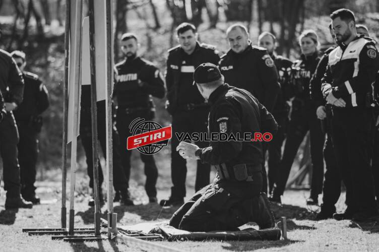Competiție organizată în premieră la IPJ Maramureș. Tragerea din autospeciala de poliție aflată în deplasare, exercițiu tactic complex (VIDEO)